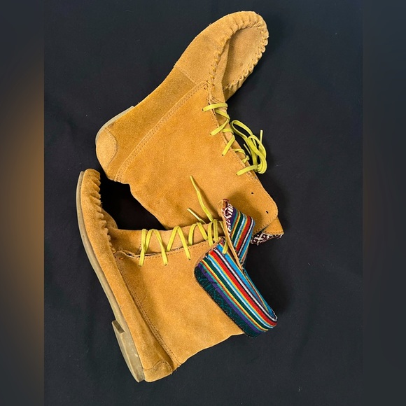 Moccasins boots - Picture 1 of 8